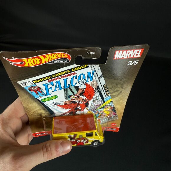 Hot Wheels Premium Real Riders: MARVEL FALCON COMBAT MEDIC 3/5 - Picture 2 of 6